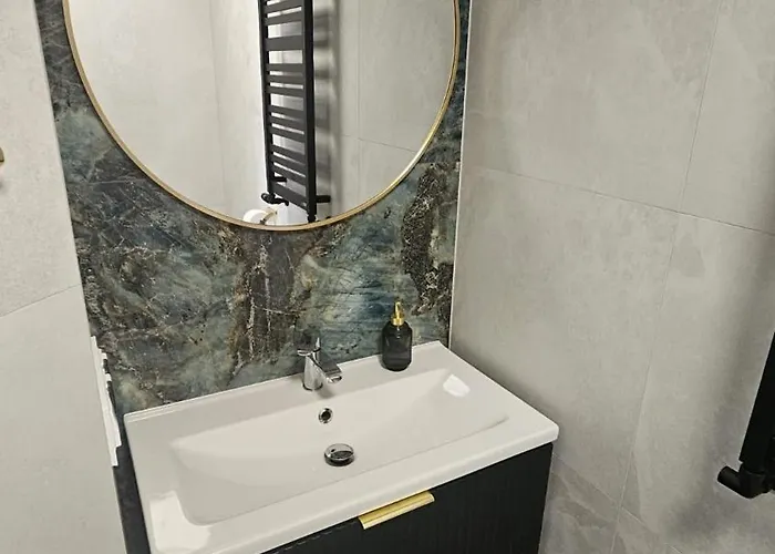 W Ustce Lipa By Zilla